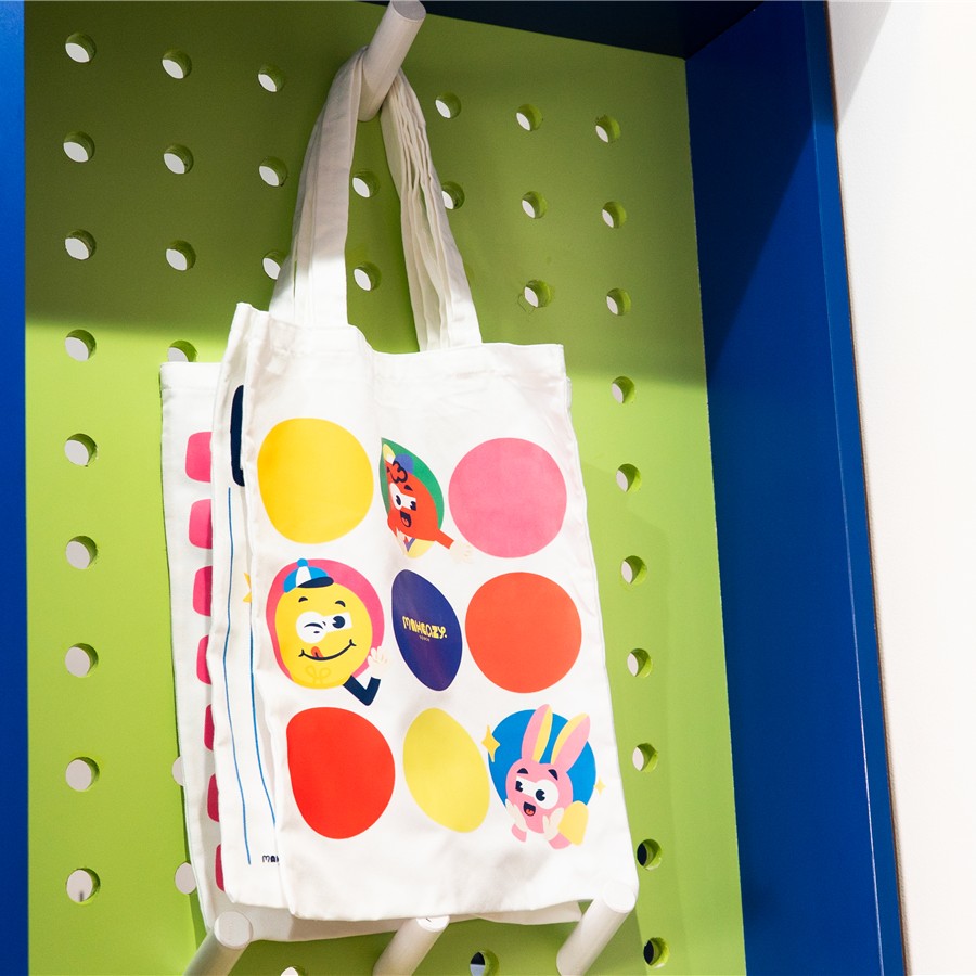 AI generated product photo of a tote bag